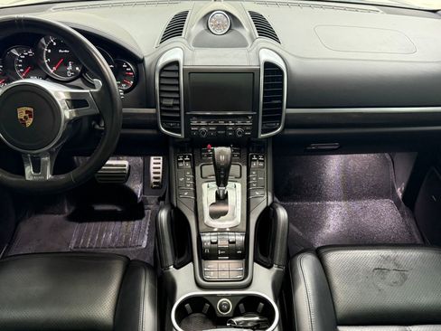 Used 2013 Porsche Cayenne Turbo image 35