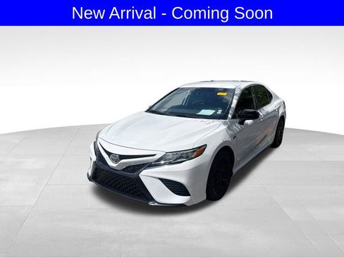Used 2019 Toyota Camry SE FWD image 1