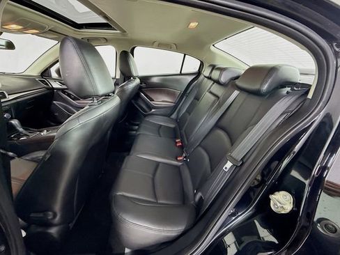 Used 2018 MAZDA MAZDA3 Touring image 25
