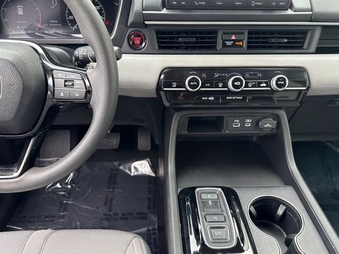 Certified 2023 Honda Pilot LX image 14