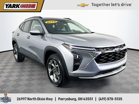 Certified 2025 Chevrolet Trax LT w/ Driver Confidence Package FWD image 1