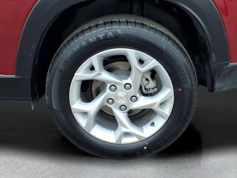 Used 2024 Chevrolet Trax LS w/ LS Convenience Package FWD image 24