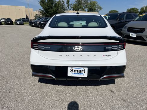 Used 2025 Hyundai Sonata SEL FWD image 10