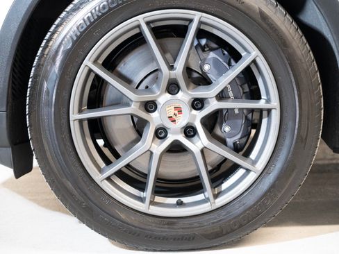 Certified 2026 Porsche Cayenne AWD/4WD image 11