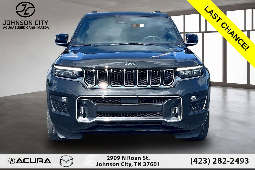 Used 2023 Jeep Grand Cherokee Overland w/ Luxury Tech Group IV AWD/4WD image 3
