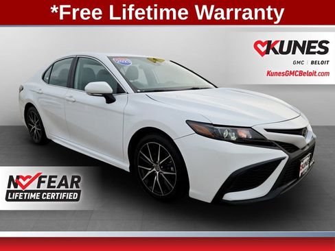 Used 2023 Toyota Camry SE image 1