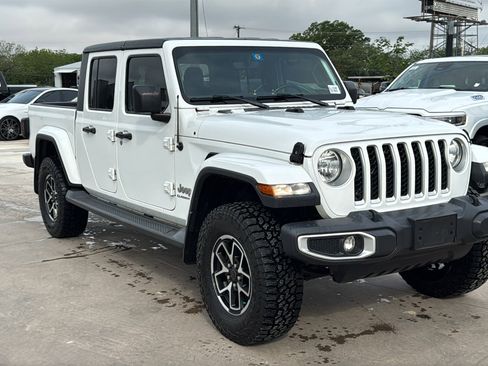 Certified 2020 Jeep Gladiator Overland image 3