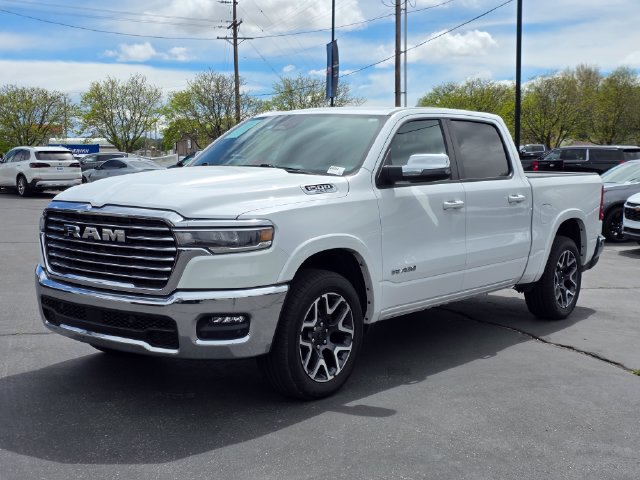 Used 2025 RAM 1500 Laramie AWD/4WD image 7