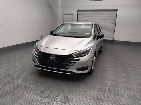 Used 2025 Nissan Versa S FWD image 15