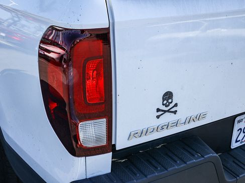 Certified 2023 Honda Ridgeline RTL image 8