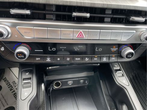 Used 2025 Kia Telluride EX AWD/4WD image 31