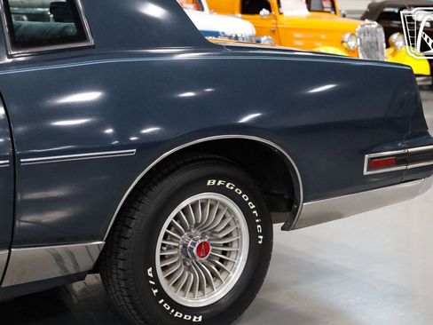 Used 1987 Pontiac Grand Prix LE image 21