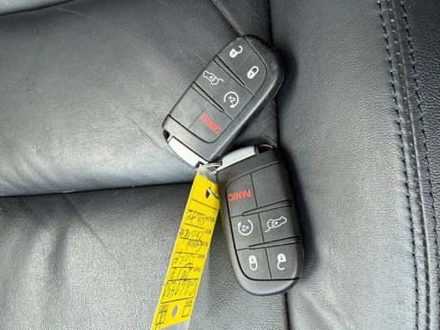 Used 2018 Jeep Grand Cherokee Limited image 20