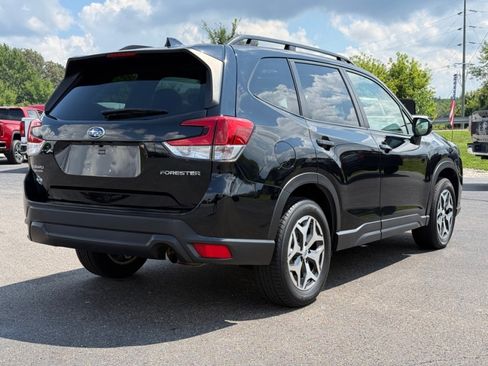 Used 2022 Subaru Forester Premium AWD/4WD image 8