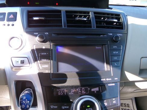 Used 2014 Toyota Prius V Three image 8