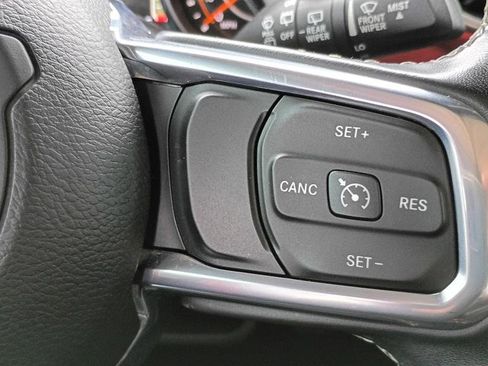 Used 2020 Jeep Wrangler Unlimited Sahara AWD/4WD image 20