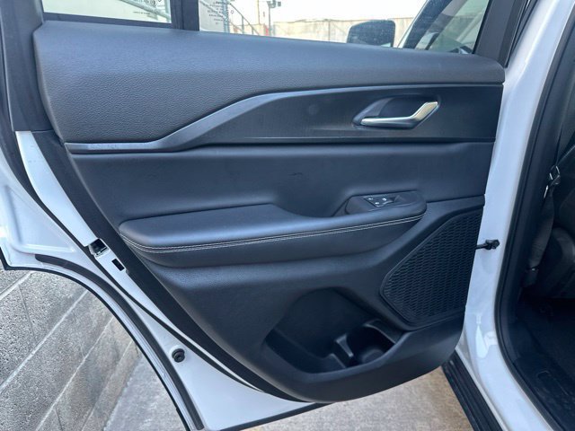 Used 2023 Jeep Grand Cherokee Altitude AWD/4WD image 9
