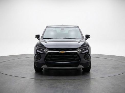 Used 2025 Chevrolet Blazer LT FWD image 2