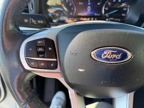 Used 2021 Ford Explorer XLT RWD image 37