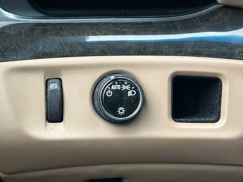 Used 2019 Cadillac Escalade Platinum image 12