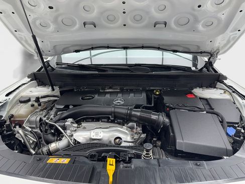 Used 2022 Mercedes-Benz GLB 250 4MATIC w/ Premium Package Lite image 17