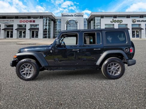 Used 2024 Jeep Wrangler Sport S image 5