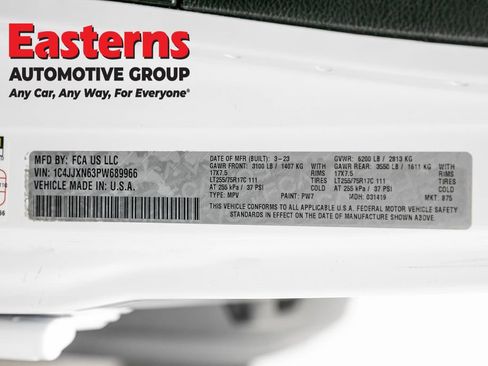 Used 2023 Jeep Wrangler Unlimited AWD/4WD image 34