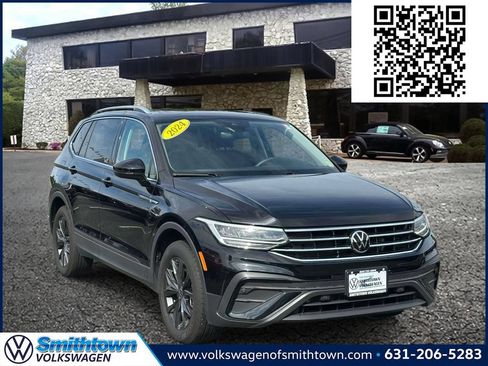 Used 2024 Volkswagen Tiguan SE w/ Panoramic Sunroof Package AWD/4WD image 1