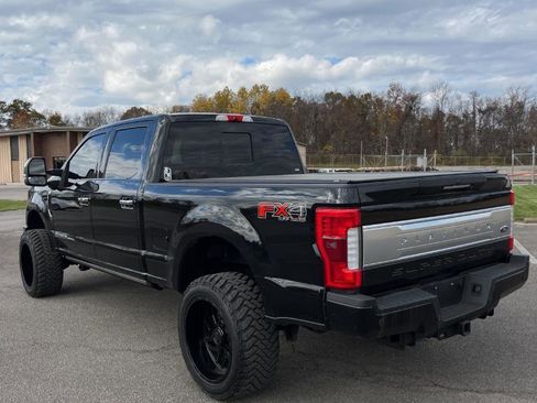 Used 2019 Ford F350 Limited image 3