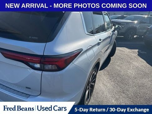 Used 2024 Mitsubishi Outlander SE image 3