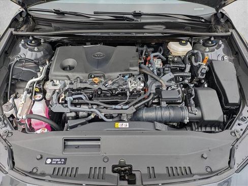 Used 2025 Toyota Camry SE FWD image 21
