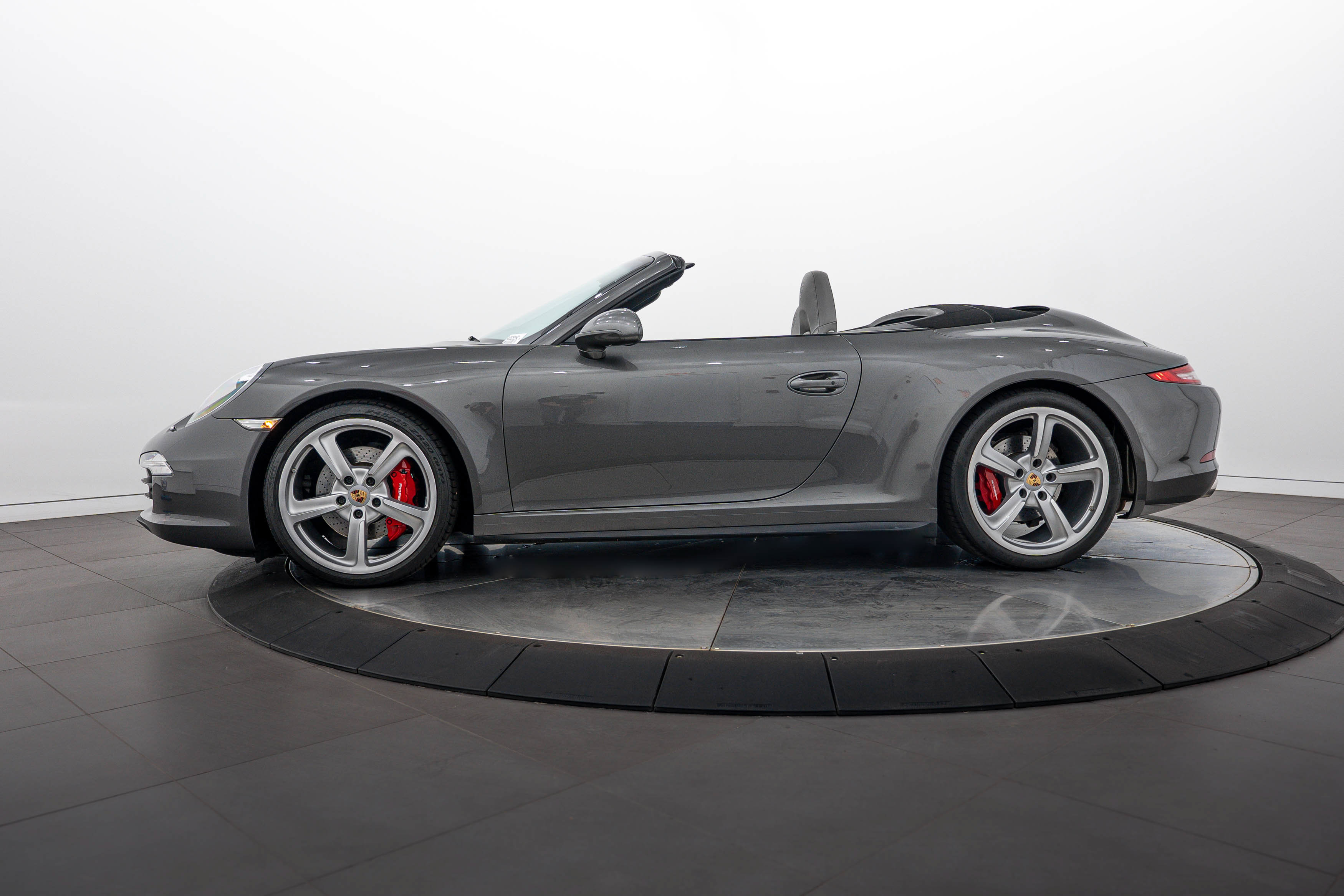 Used 2013 Porsche 911 Carrera 4S AWD/4WD image 2