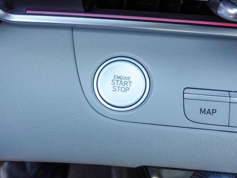 Used 2021 Hyundai Elantra Limited image 20