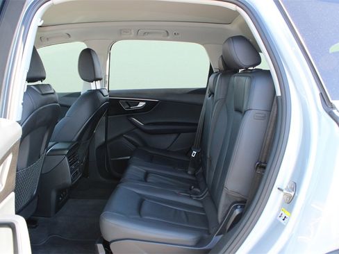 Used 2024 Audi Q7 3.0T Premium Plus image 15