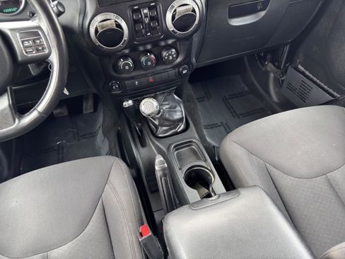 Used 2017 Jeep Wrangler Unlimited Sport w/ Quick Order Package 23S AWD/4WD image 30