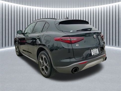 Used 2023 Alfa Romeo Stelvio Ti image 5