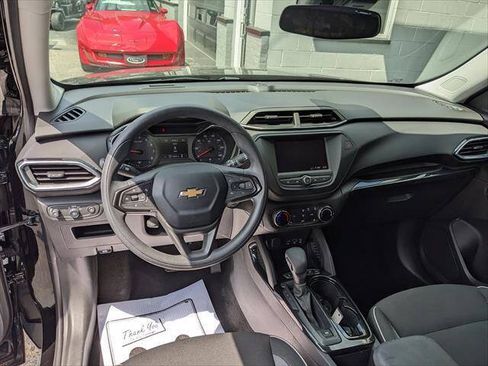 Used 2023 Chevrolet TrailBlazer LT AWD/4WD image 12