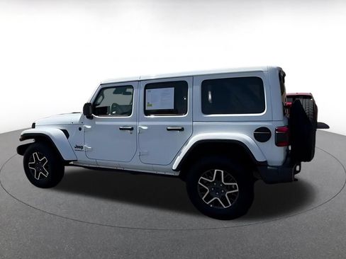 Used 2025 Jeep Wrangler Unlimited Sahara AWD/4WD image 9