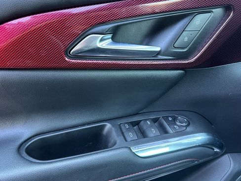 Used 2025 Chevrolet Traverse Z71 image 12