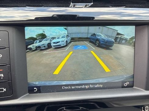 Used 2017 Jaguar XE Premium RWD image 17