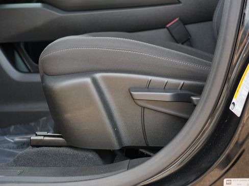 Used 2025 Chevrolet Equinox LT AWD/4WD image 15
