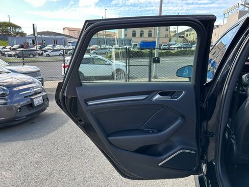 Used 2017 Audi A3 e-tron Premium Plus w/ Technology Package image 53