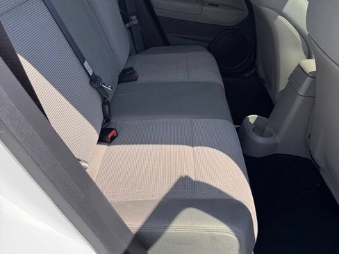 Used 2011 Dodge Caliber Mainstreet FWD image 12