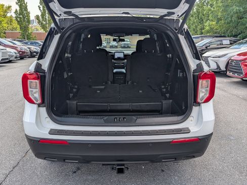 Used 2020 Ford Explorer XLT image 14