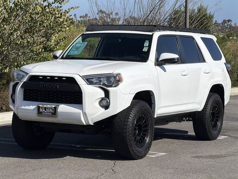 Used 2018 Toyota 4Runner SR5 RWD image 2