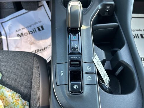 Used 2023 Toyota Crown XLE image 34