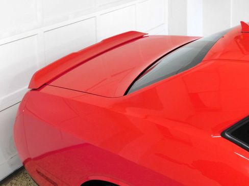 Used 2015 Dodge Challenger R/T Plus RWD image 8