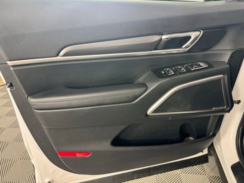 Used 2025 Kia Telluride S image 10