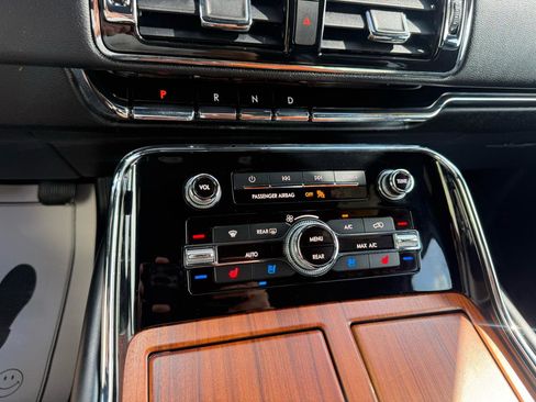 Used 2018 Lincoln Navigator Select w/ Cargo Package AWD/4WD image 26