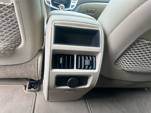 Used 2014 Cadillac SRX Performance AWD/4WD image 32